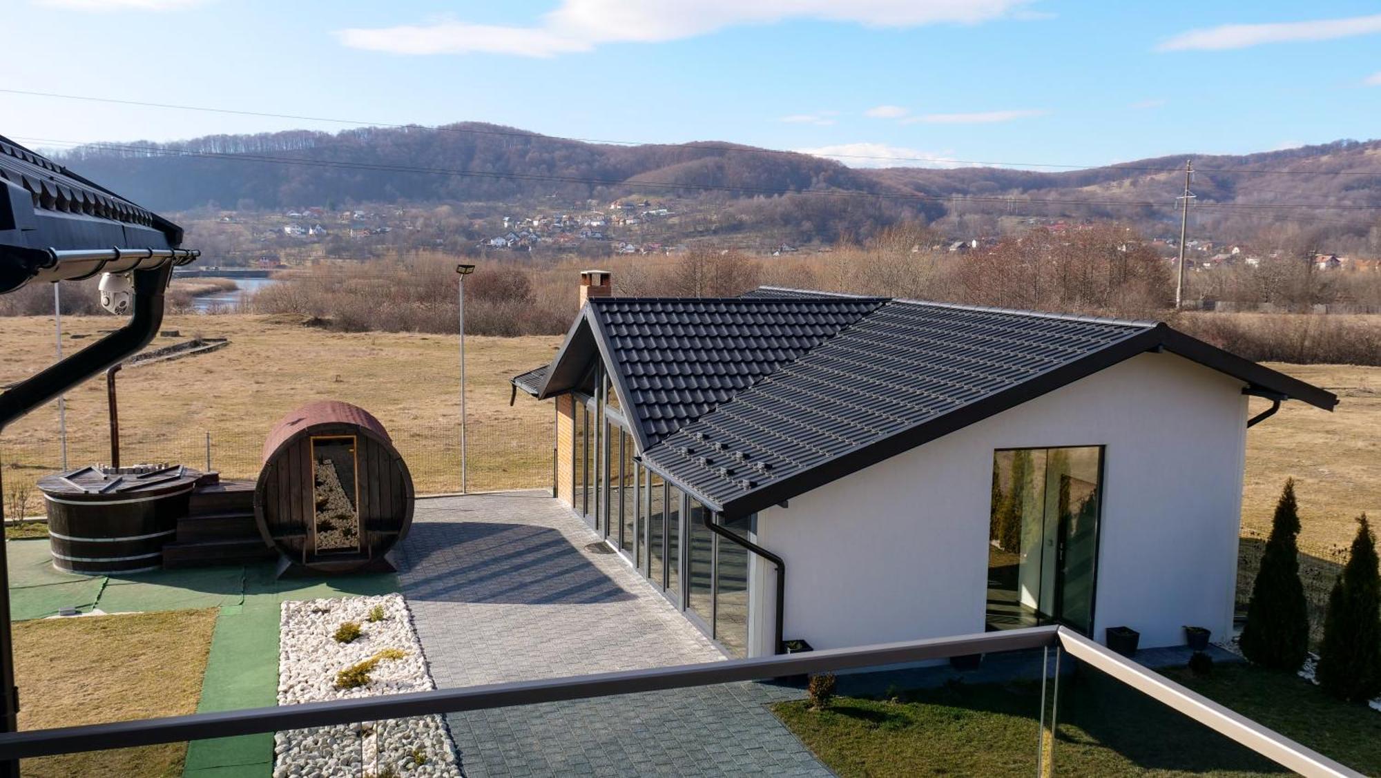 Casa Ambientt Hotel Curtea De Arges Exterior photo