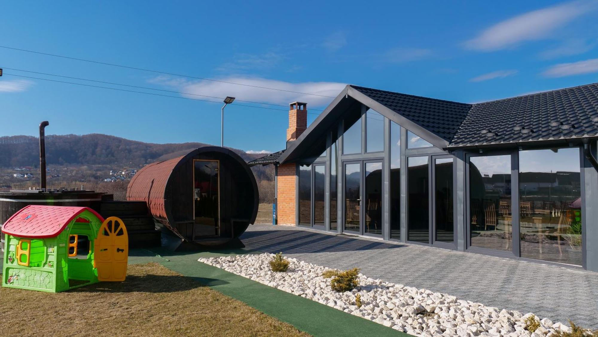 Casa Ambientt Hotel Curtea De Arges Exterior photo